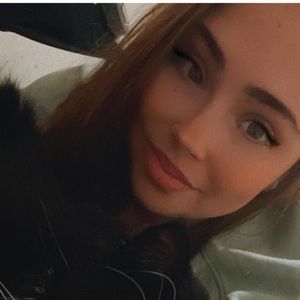 Meet your Posher, Brittney